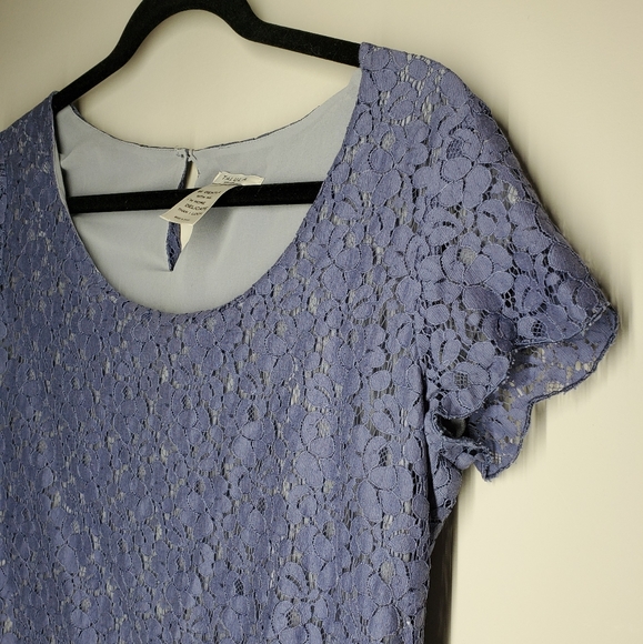 TALULA Lace Overlay Short Sleeve Size Medium - Picture 2 of 5